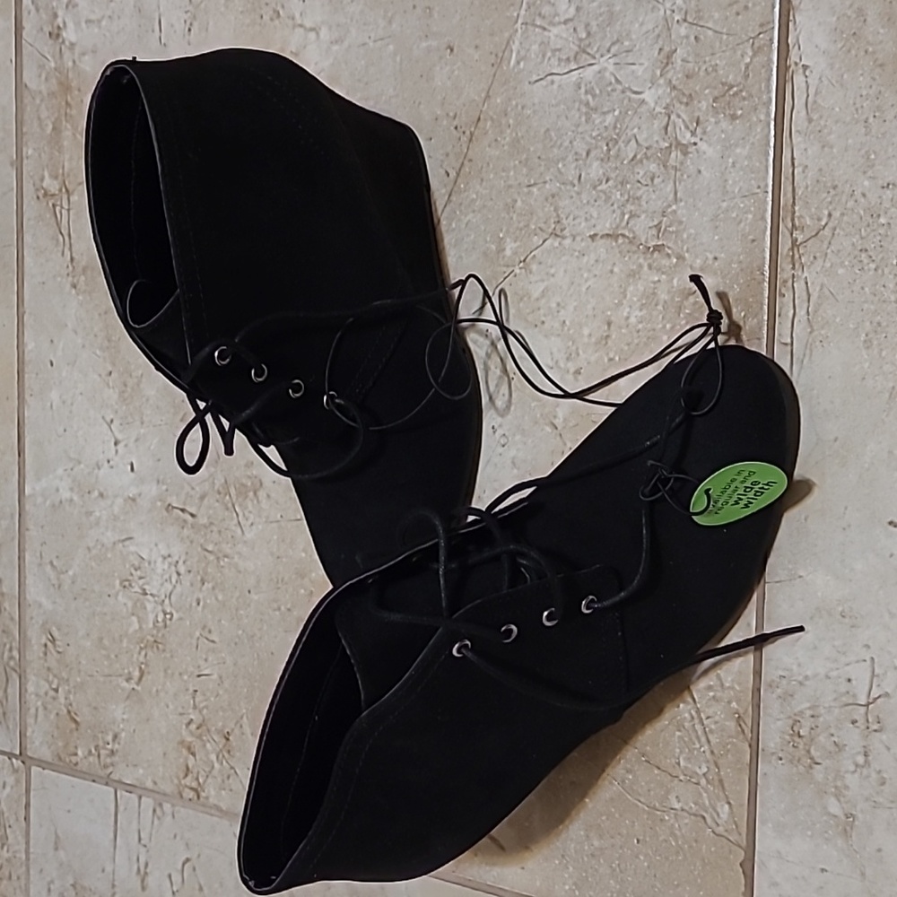 NWT Black wedge booties